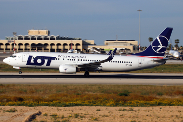 SP-LWA (30682) 2005 Boeing 737-89P(WL)