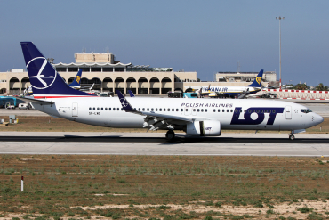 SP-LWD · Boeing 737-89P(WL) · MLA / LMML