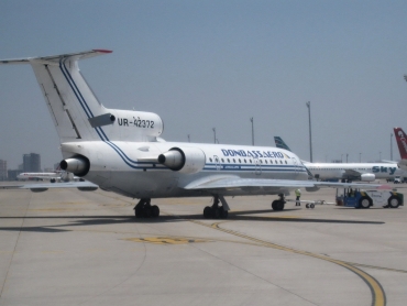 UR-42372 (4520423914266) Yakovlev Yak-42D