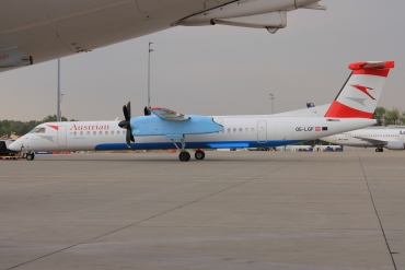 OE-LGF (cn 4068) Dash 8-Q402
