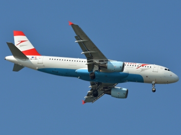 OE-LBL (2009) 2003 Airbus A320-214