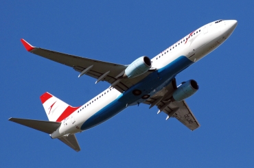 OE-LNQ (cn 30421) Boeing 737-8Z9