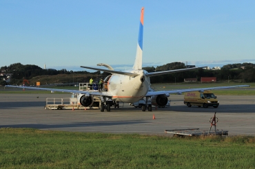 LZ-CGQ (25614) 1993 Boeing 737-3Y5(SF)