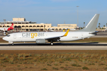 LZ-CGA (30664) 2000 Boeing 737-809(SF)(WL)