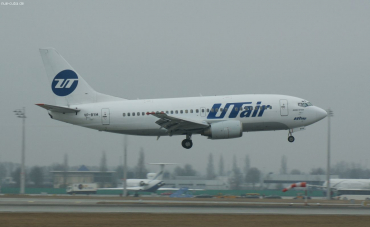 VP-BYM (28917) 1998 Boeing 737-524
