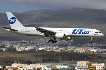 VP-BLT (28174) 1999 Boeing 757-28A