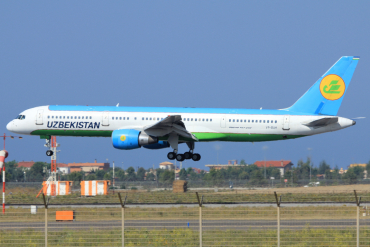 VP-BUH (30339) 1999 Boeing 757-231