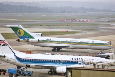 4K-AZ1 (cn 19460) Boeing 727-235