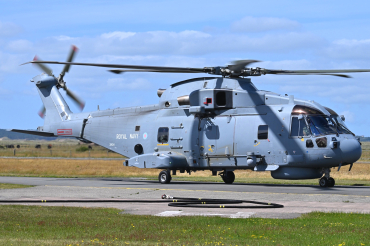 ZH824 1998 AgustaWestland EH-101 Merlin HM.1