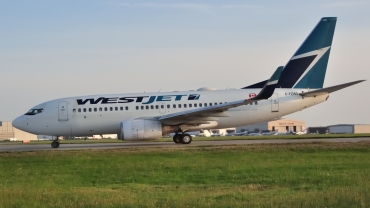 C-FZWS (32731) 2001 Boeing 737-76N(WL)