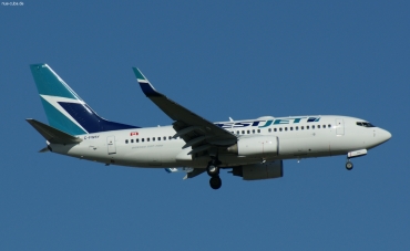 C-FWSY (32762) 2004 Boeing 737-7CT(WL)