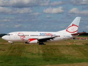 G-BVKB (cn 27268) Boeing 737-59D