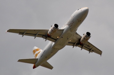 G-DBCD (cn 2389) Airbus A319-131