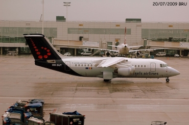 OO-DJT (cn E2294) BAe Avro RJ85
