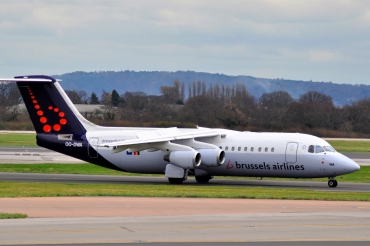OO-DWA (cn E3308) BAe Avro RJ100