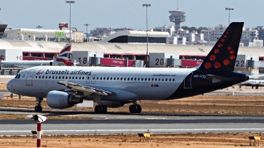 OO-TCQ (2114) 2003 Airbus A320-214