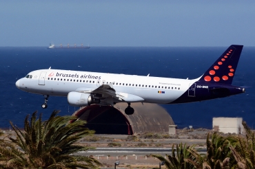 OO-SNB (cn 1493) Airbus A320-214