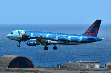 OO-SNC (1797) 2002 Airbus A320-214