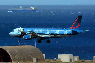 OO-SNC (1797) 2002 Airbus A320-214