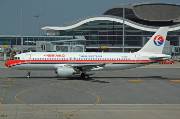 B-6261, (cn 2606), Airbus A320-214