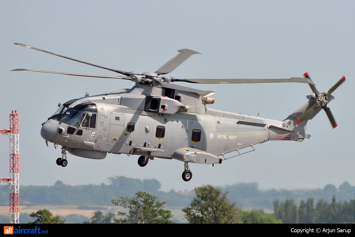 ZH834 · AgustaWestland EH-101 Merlin HM.1 · (YEO / EGDY)