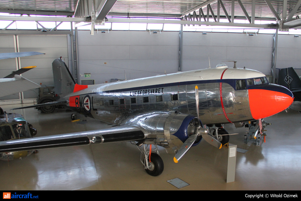 93797 · Douglas C-47A Skytrain · (OSL / ENGM)