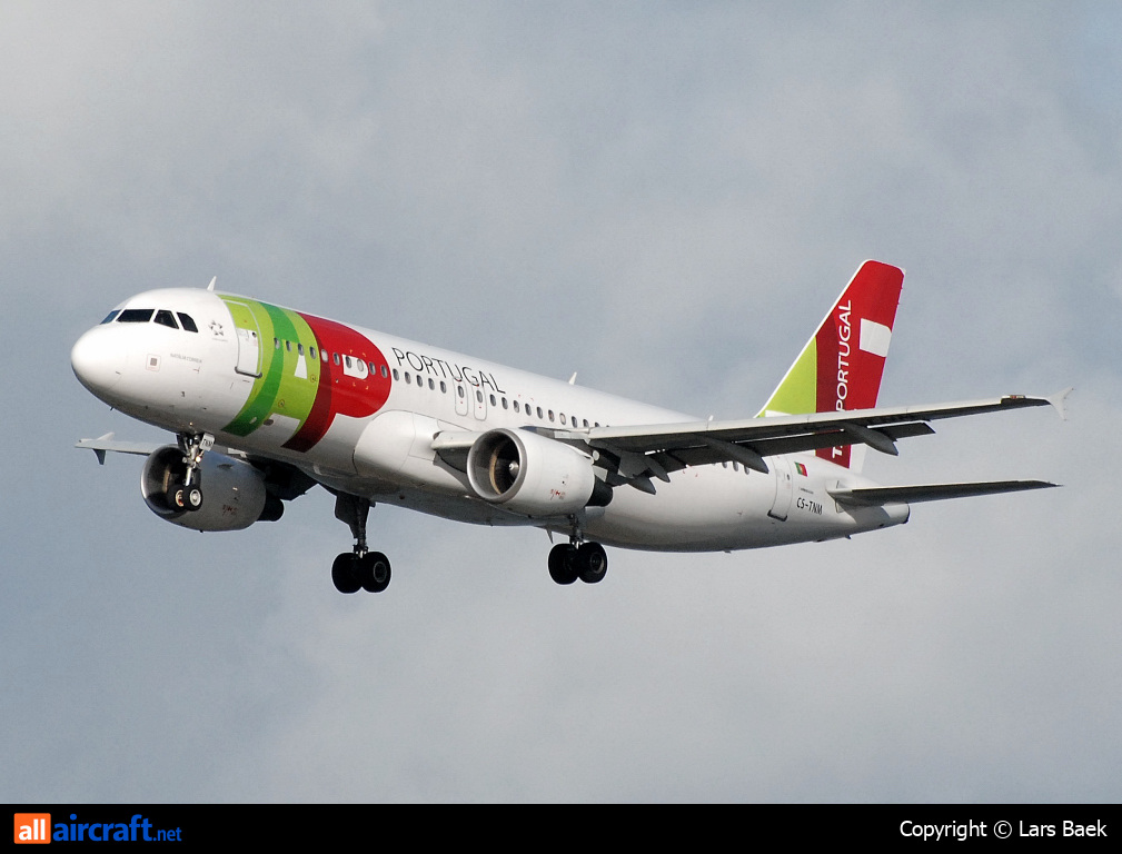 CS-TNM · Airbus A320-214 · (CPH / EKCH)