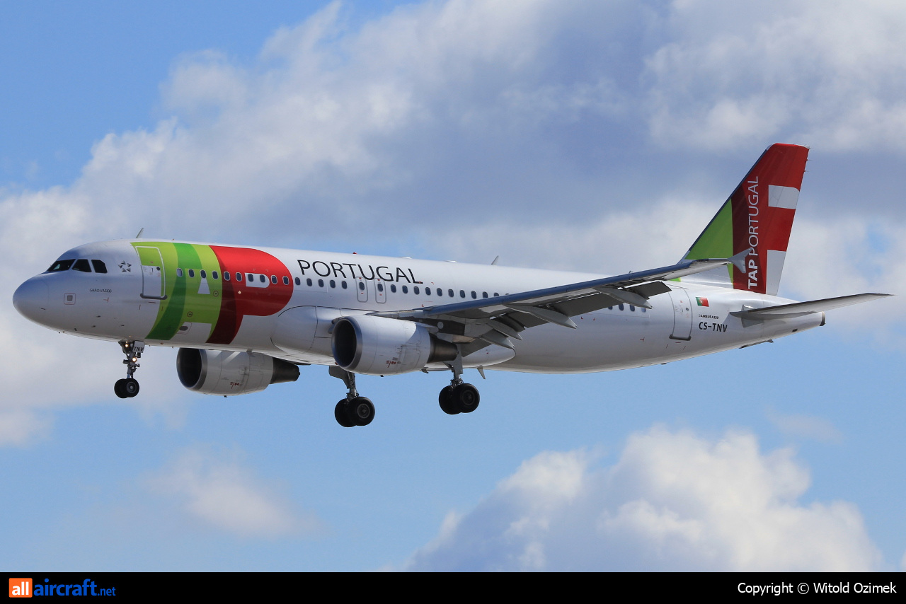 CS-TNV · Airbus A320-214 · (OSL / ENGM)