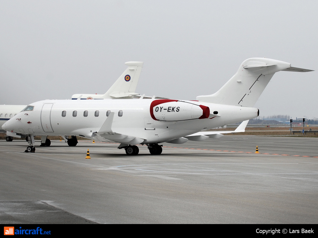 OY-EKS · Bombardier BD-100-1A10 Challenger 300 · (CPH / EKCH)