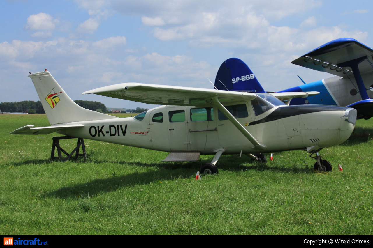 OK-DIV · Cessna 207A Skywagon 207 · (EPKP)