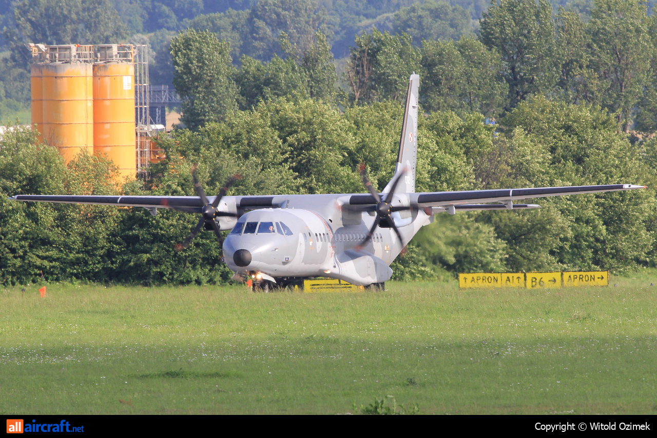 012 · CASA C-295M · (KRK / EPKK)