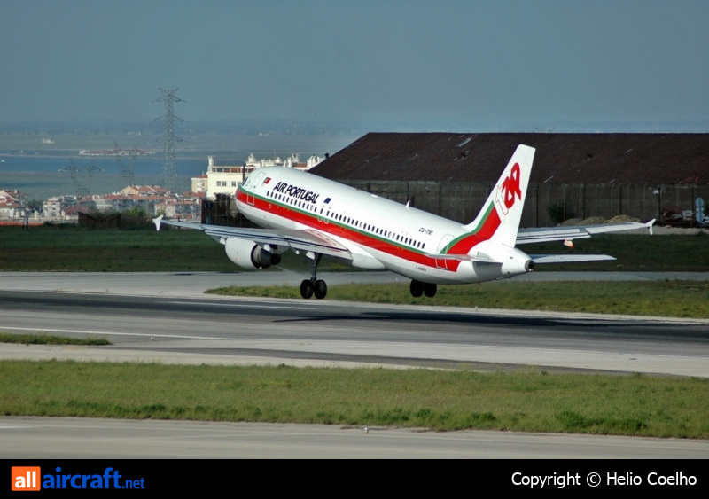 CS-TNI · Airbus A320-214 · (LIS / LPPT)