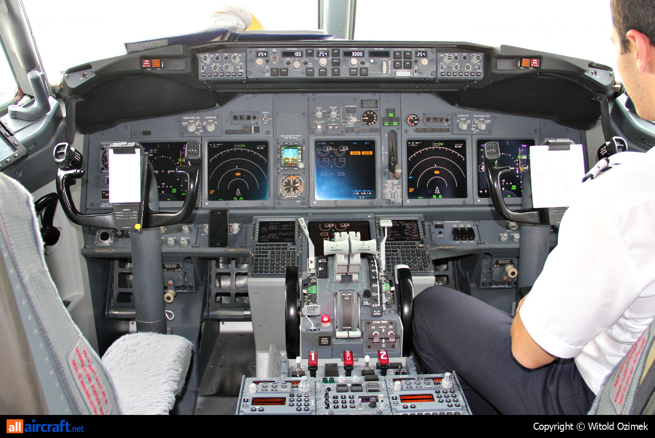 LN-NOX · Boeing 737-8JP(WL) · (KRK / EPKK)