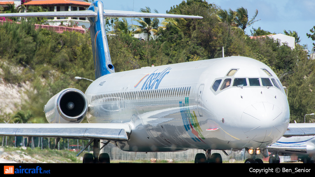 P4-MDD · McDonnell Douglas MD-82 · (SXM / TNCM)