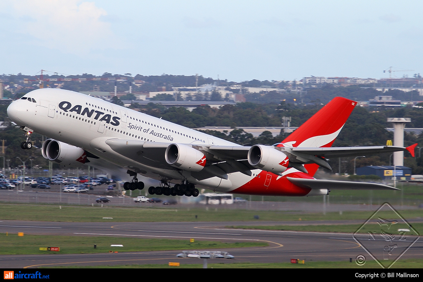VH-OQE · Airbus A380-842 · (SYD / YSSY)
