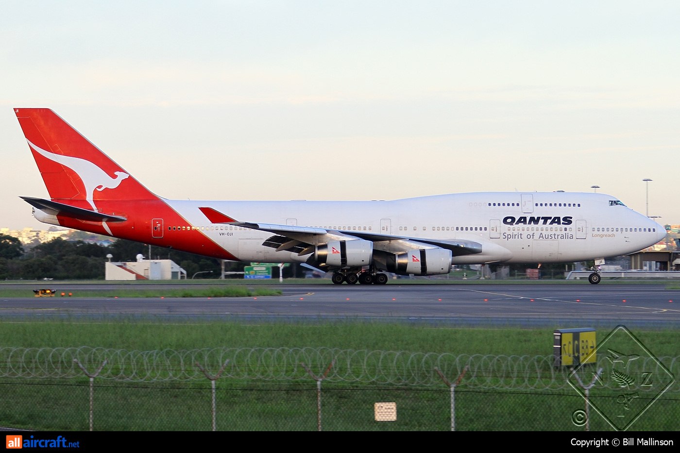 VH-OJI · Boeing 747-438 · (SYD / YSSY)