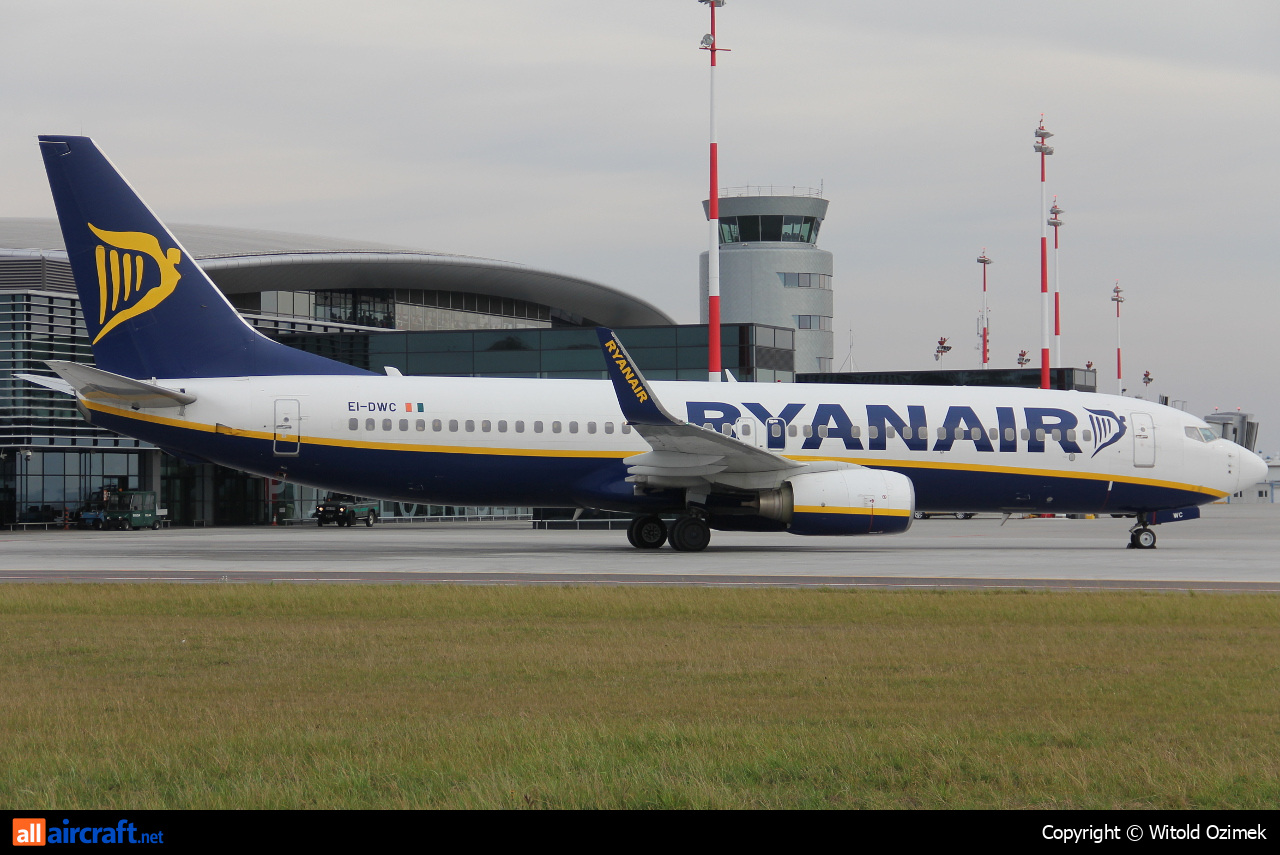 EI-DWC · Boeing 737-8AS(WL) · (RZE / EPRZ)