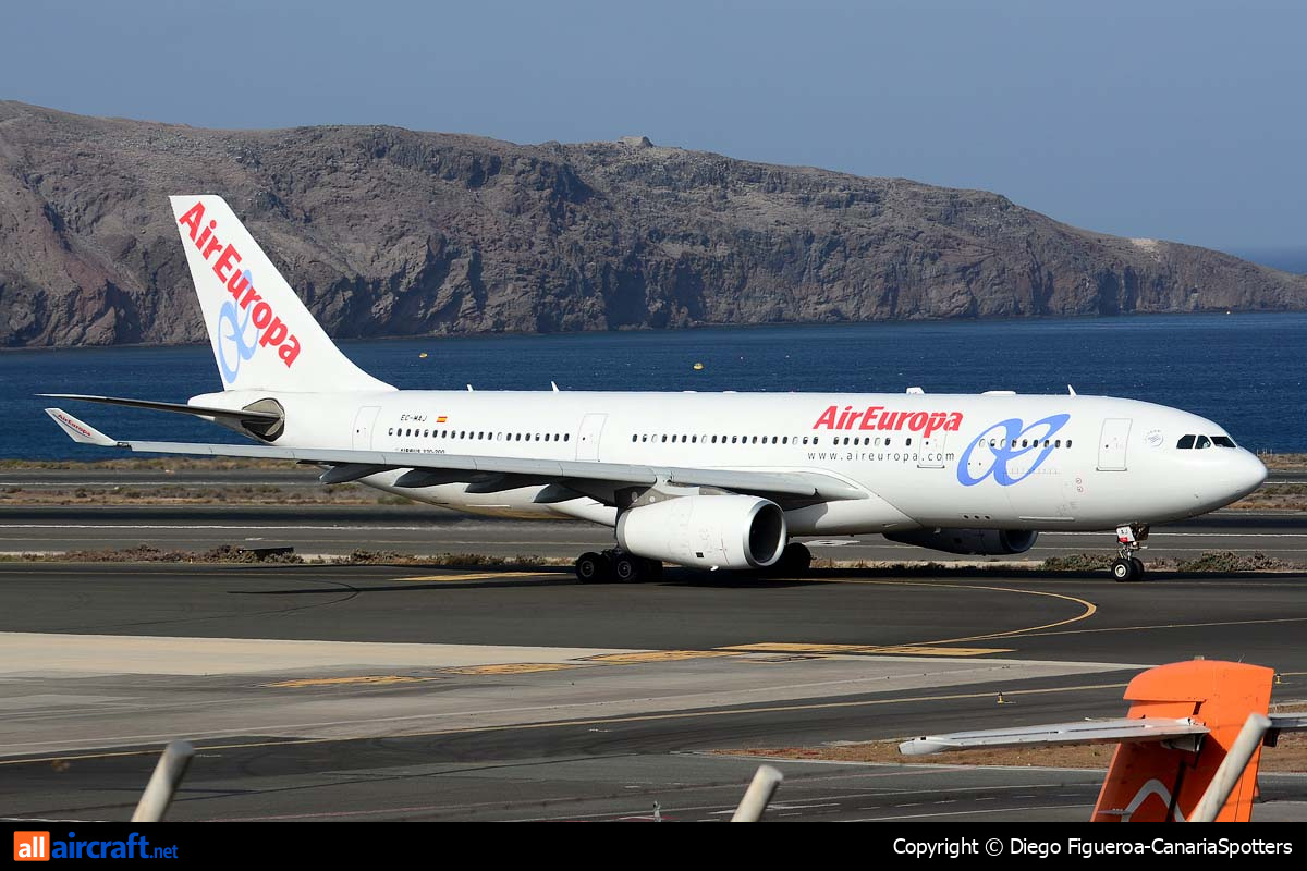 EC-MAJ · Airbus A330-243 · (LPA / GCLP)