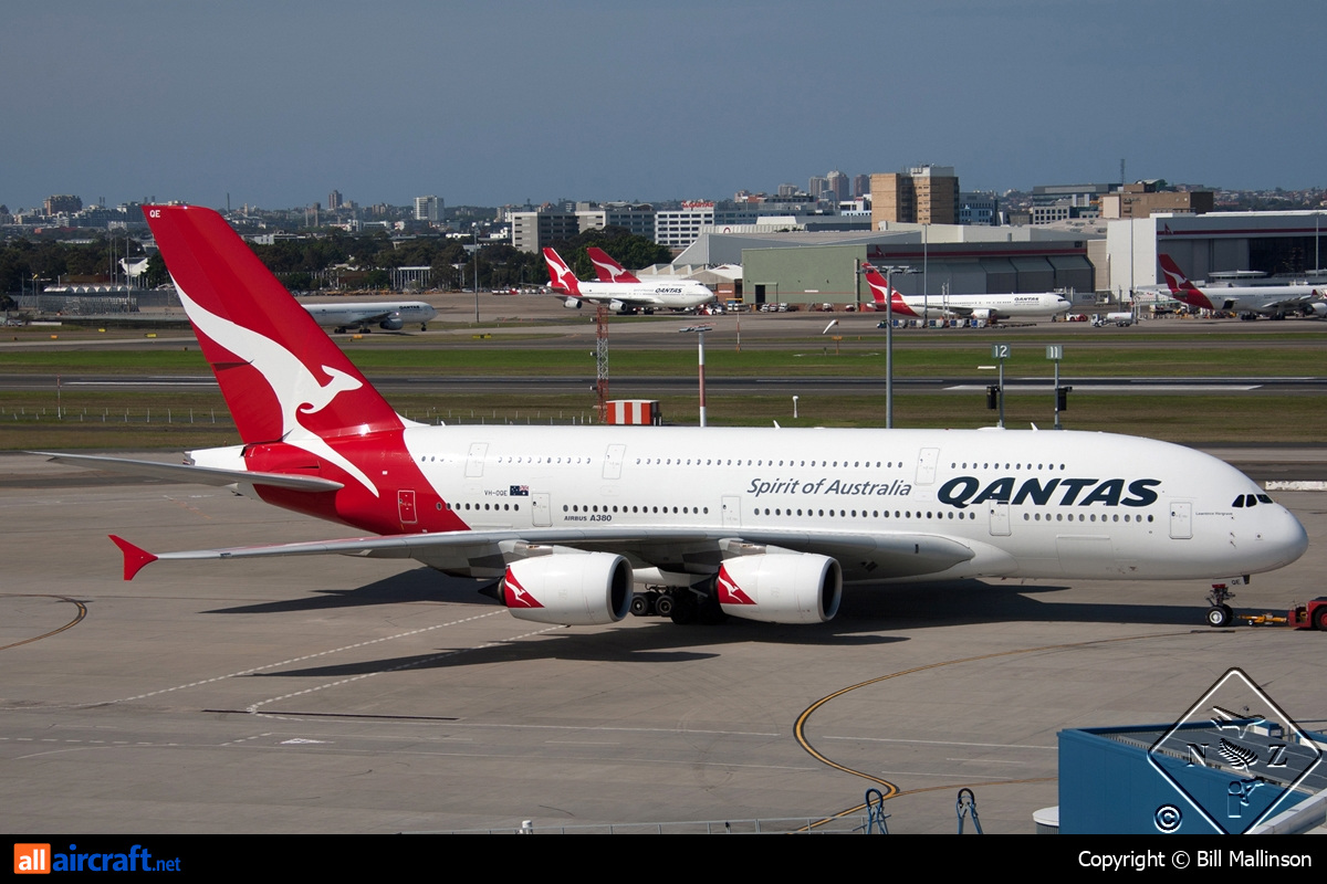 VH-OQE · Airbus A380-842 · (SYD / YSSY)