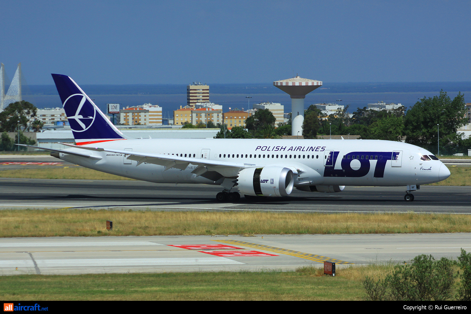 SP-LRF · Boeing 787-8 Dreamliner · (LIS / LPPT)