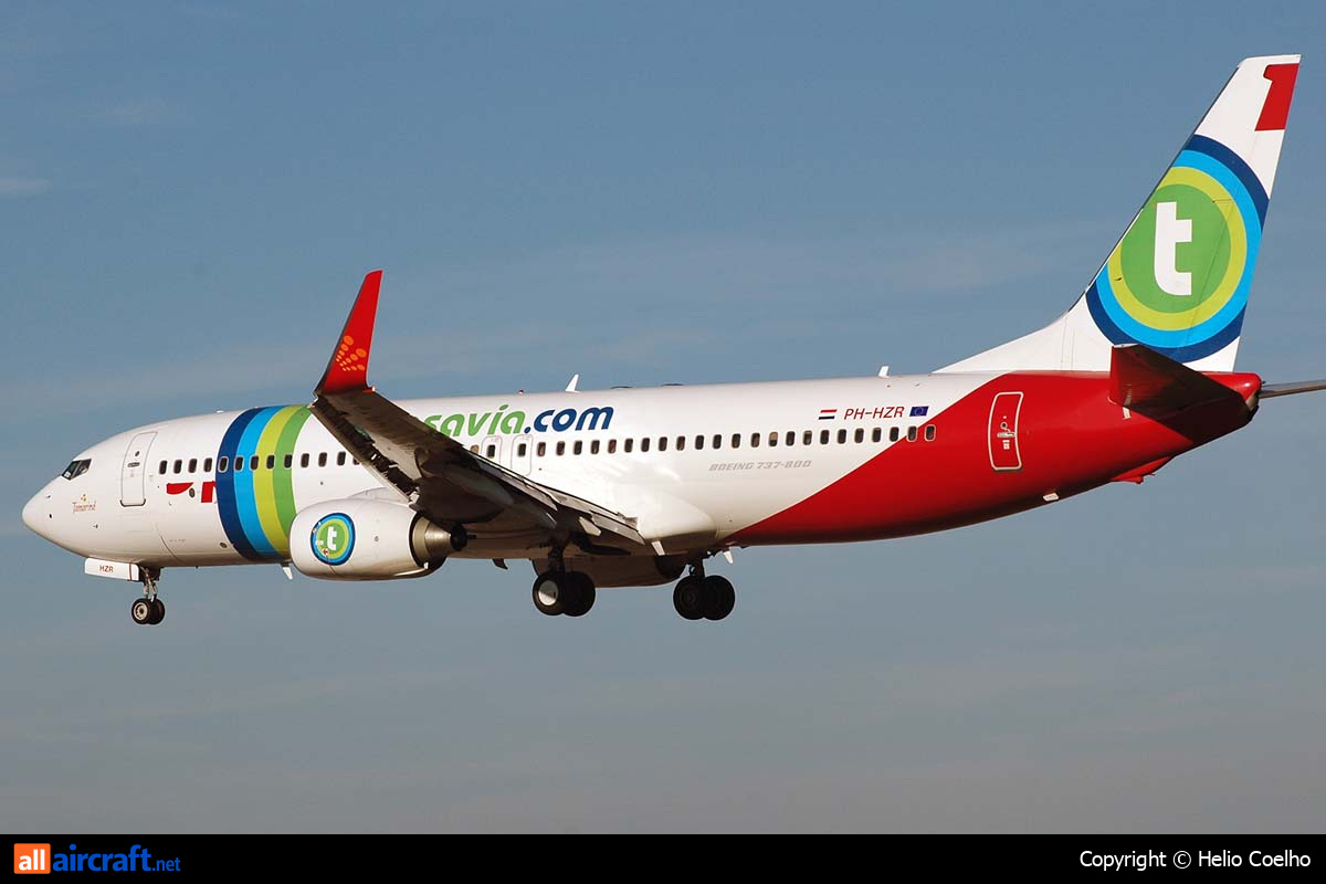 PH-HZR · Boeing 737-86N(WL) · (LIS / LPPT)