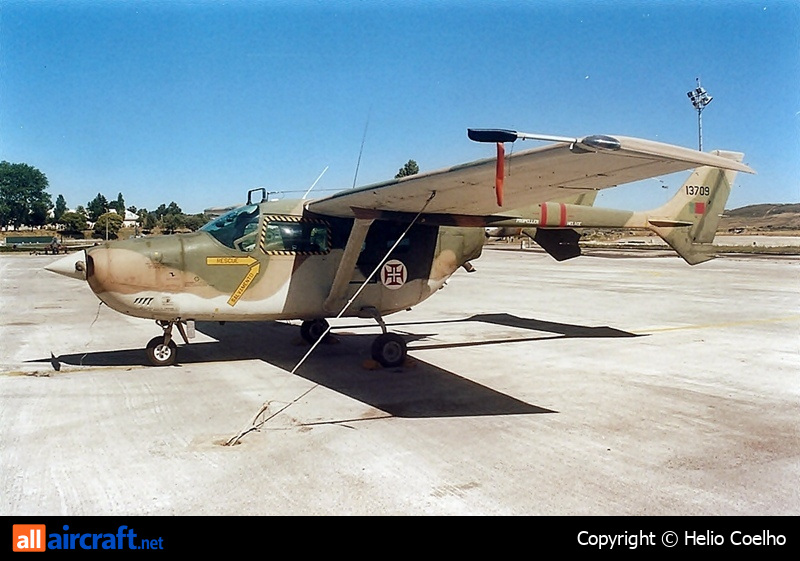 13709 · Reims FTB337G Skymaster · --