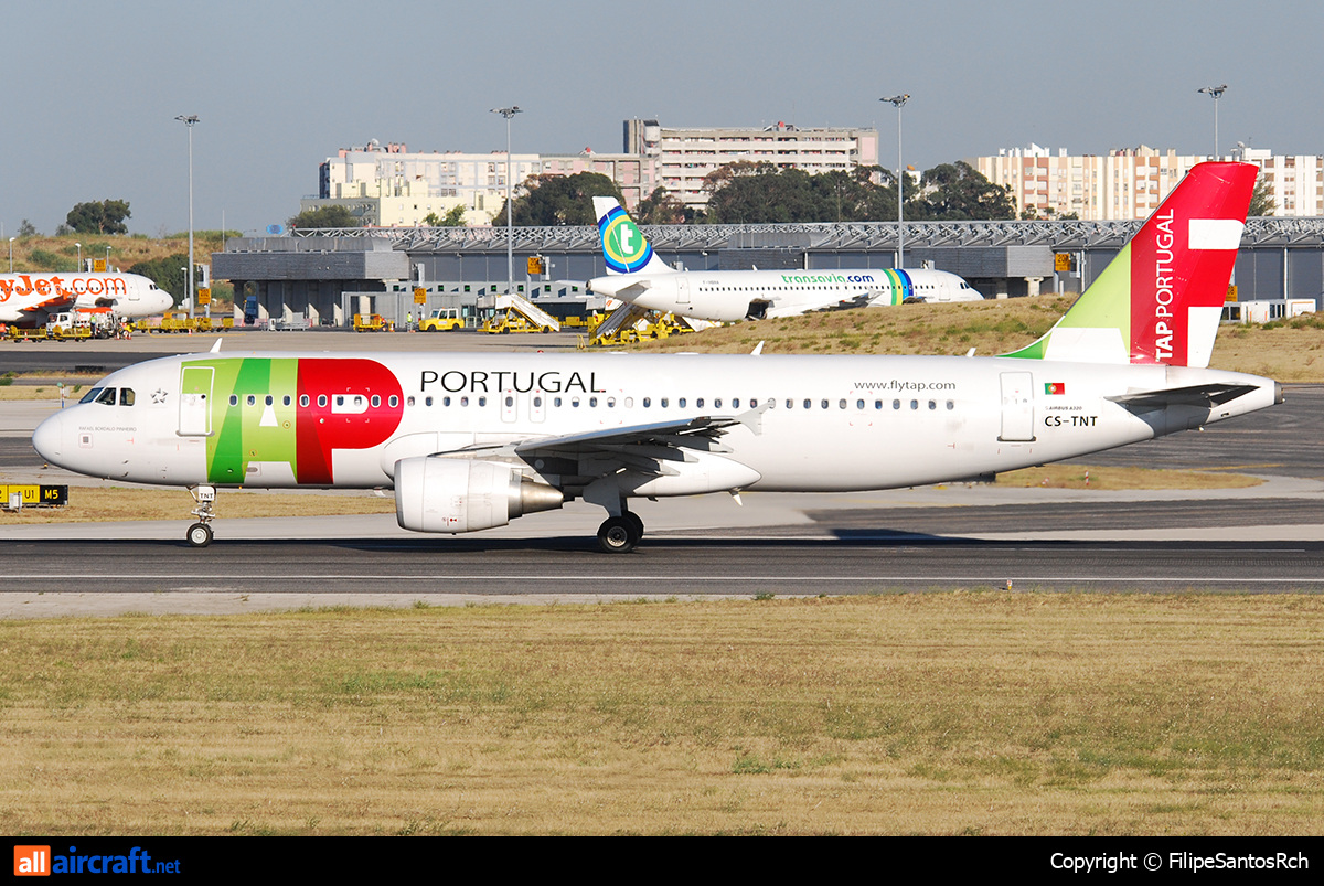 CS-TNT · Airbus A320-214 · (LIS / LPPT)