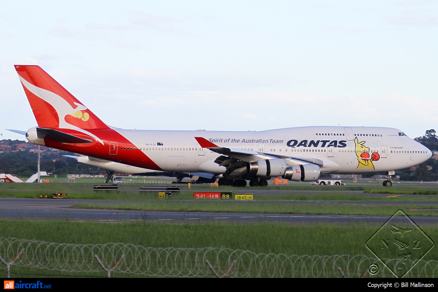 VH-OJU · Boeing 747-438 · (SYD / YSSY)
