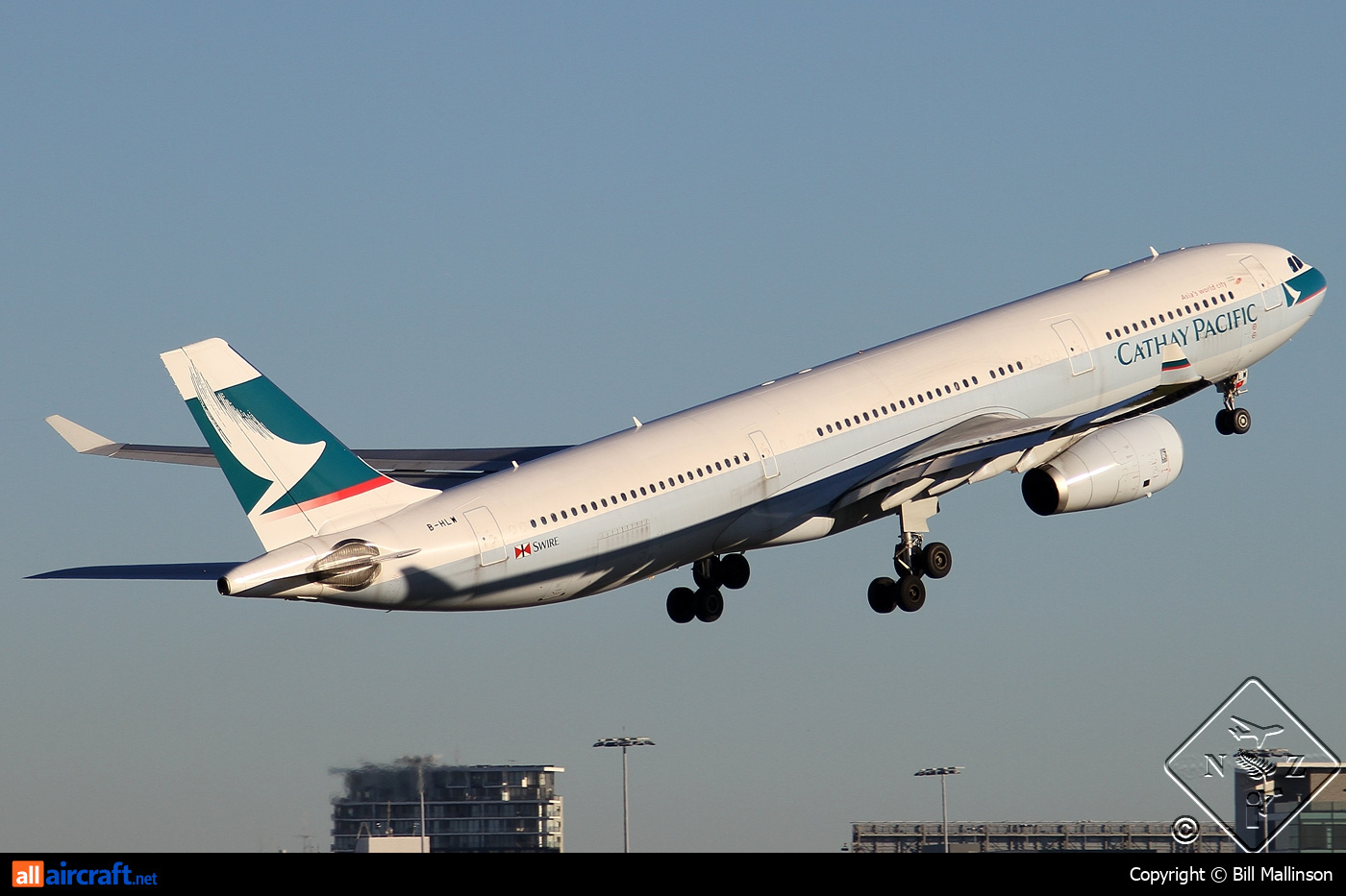 B-HLW · Airbus A330-343 · (SYD / YSSY)