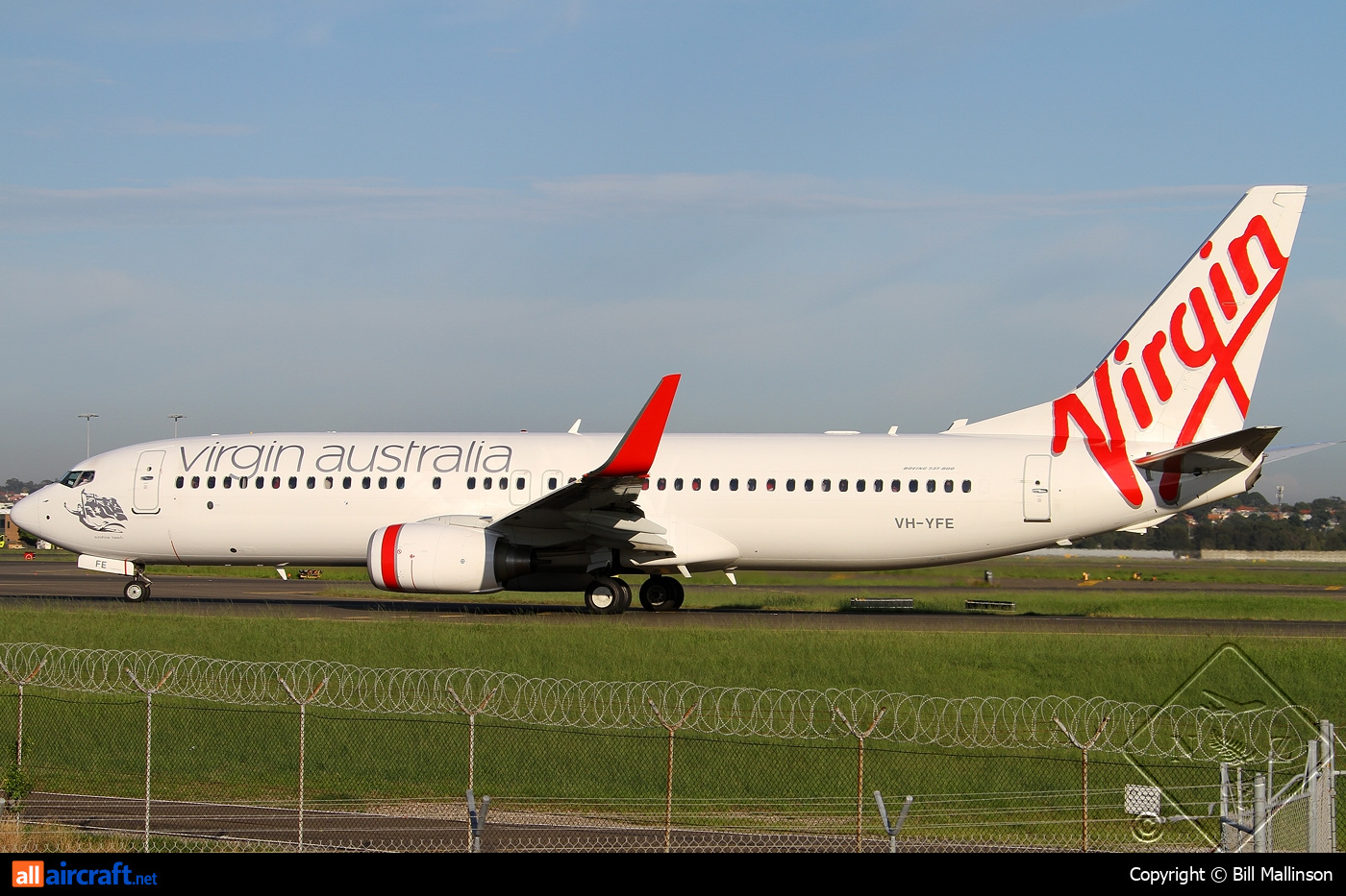 VH-YFE · Boeing 737-81D(WL) · (SYD / YSSY)