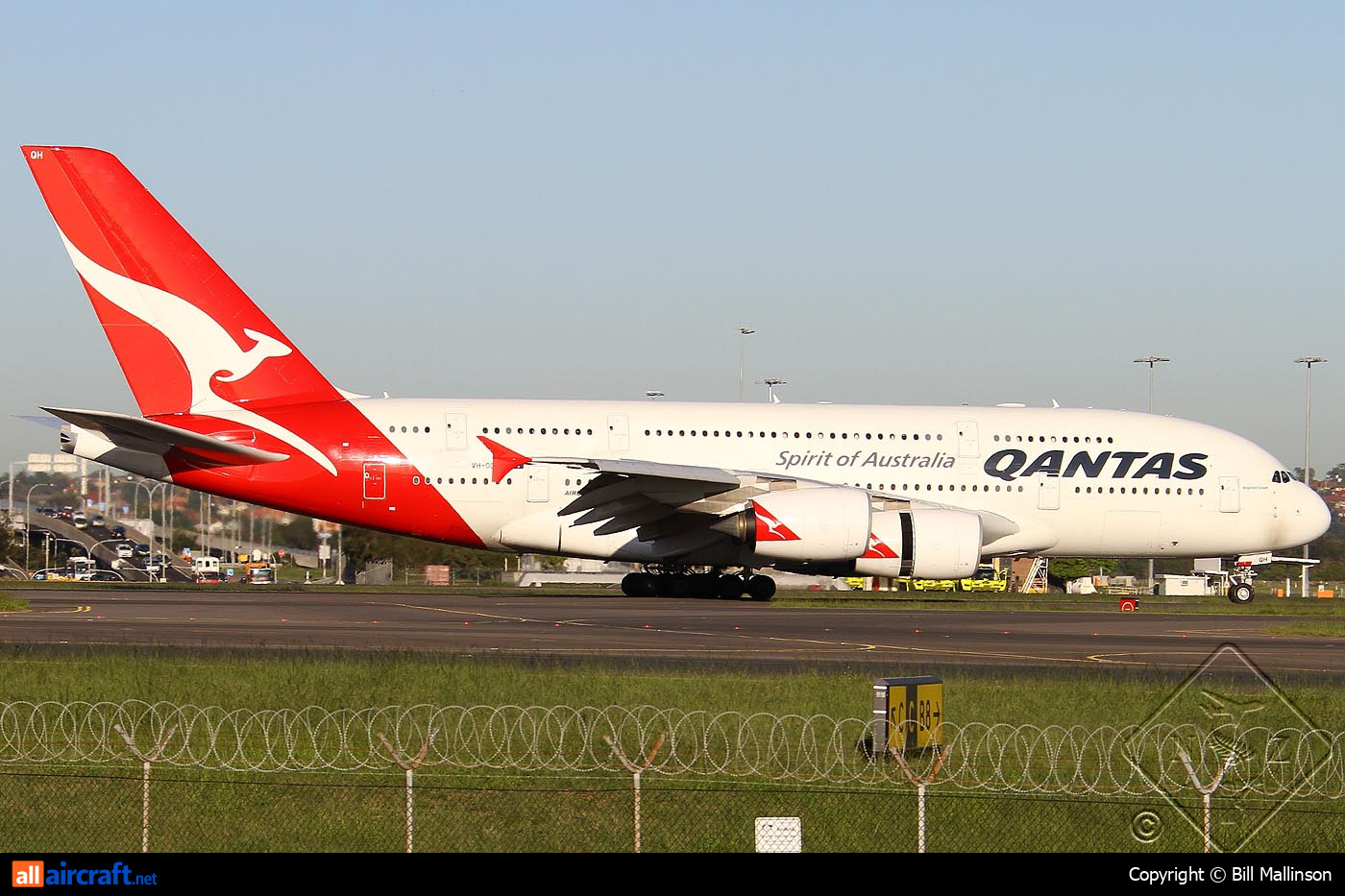 VH-OQH · Airbus A380-842 · (SYD / YSSY)