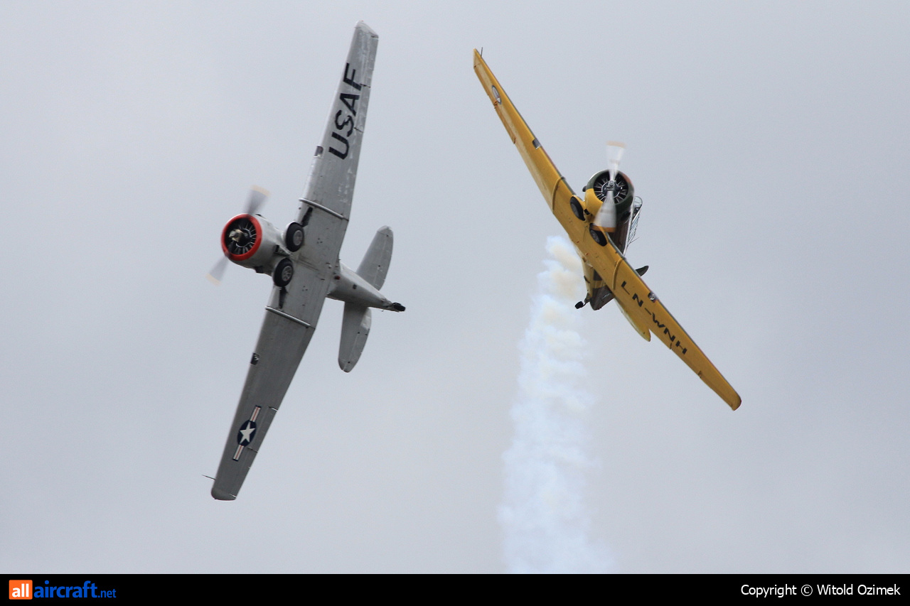 LN-TEX · North American T-6 Harvard · (ENKJ)