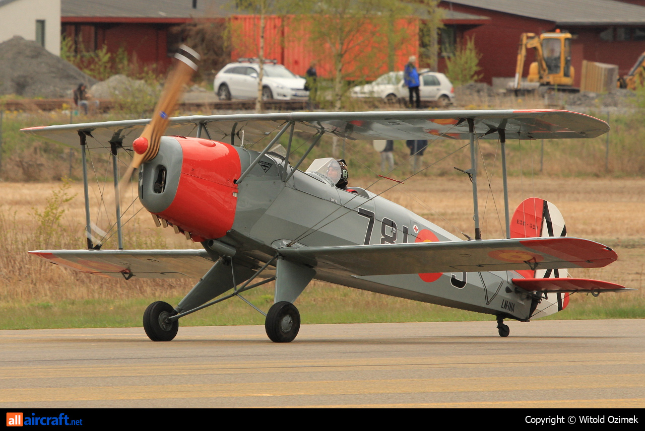LN-INA · CASA 1-131E Jungmann · (ENKJ)