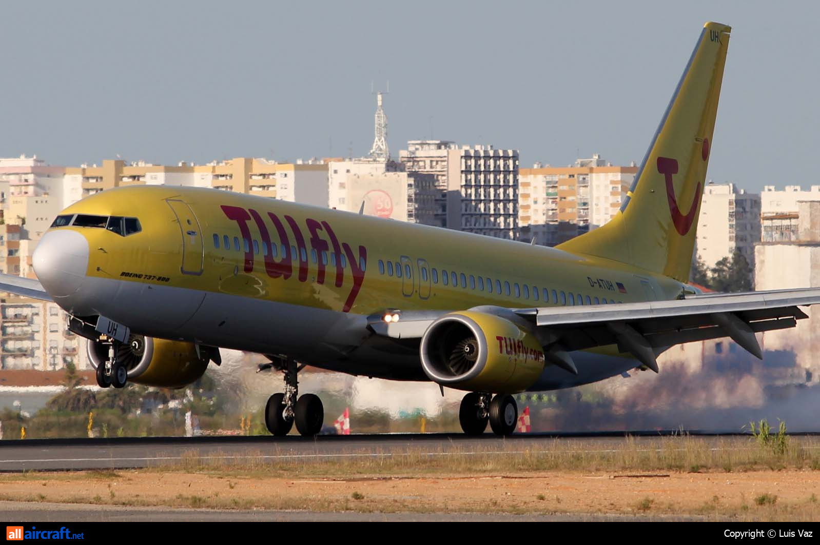 D-ATUH · Boeing 737-8K5(WL) · (FAO / LPFR)